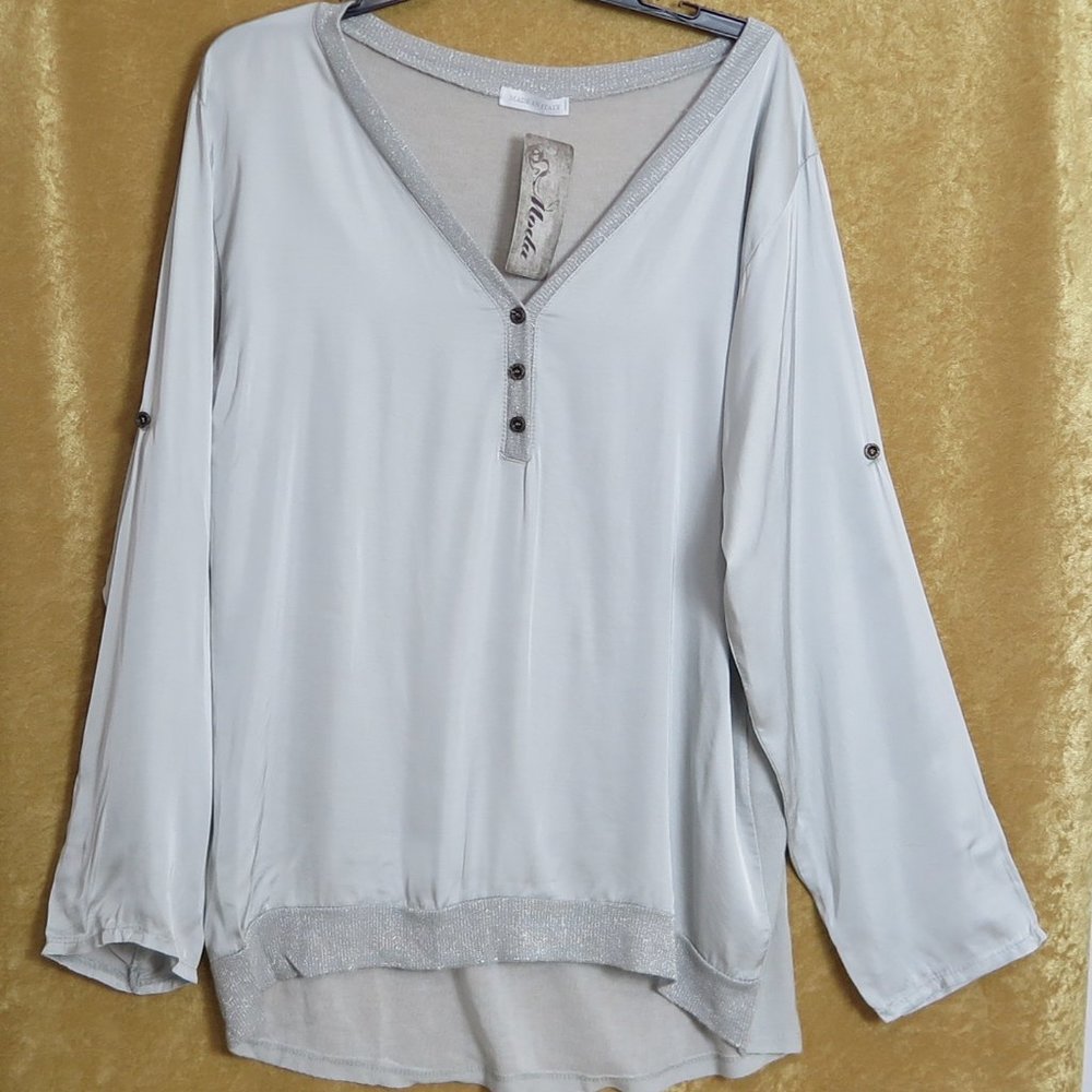 NWT Moda Made in Italy Silver Button-V-Neck Rayon Hi-Lo Pullover O/S MSRP $74